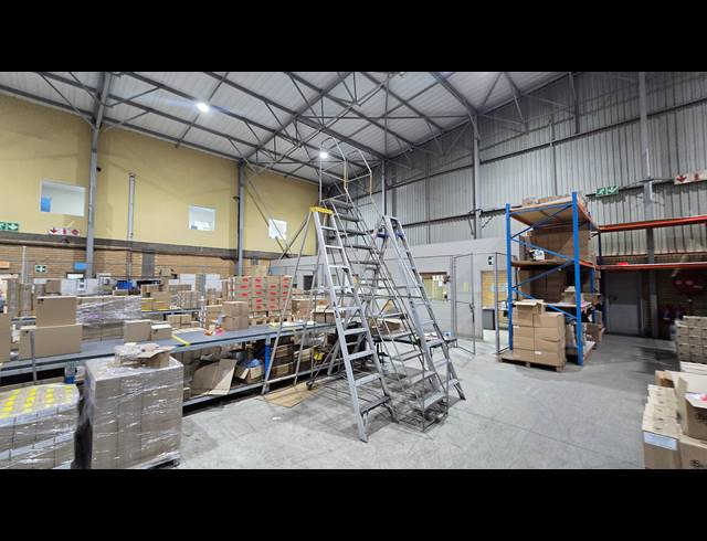 1,600M² WAREHOUSE TO LET IN SPARTAN